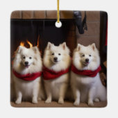 American Eskimo am Feuerplatz Weihnachten Keramikornament (Rückseite)