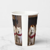 American Eskimo am Feuerplatz Weihnachten Pappbecher (Links)