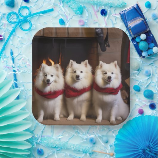 American Eskimo am Feuerplatz Weihnachten Pappteller (Party)