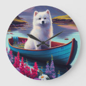 American Eskimo Dog on Paddle: Ein Landschaftliche Große Wanduhr (Vorderseite)