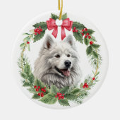American Eskimo Dog Red Bow Holly Wreath Keramik Ornament (Vorne)