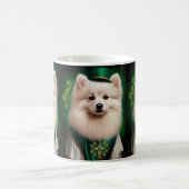 American Eskimo Hund in St. Patrick's Day Dress Kaffeetasse (Mittel)