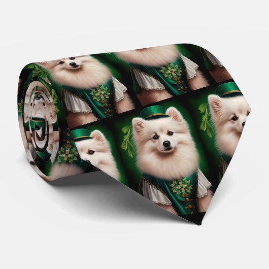 American Eskimo Hund in St. Patrick's Day Dress Krawatte (Gerollt)