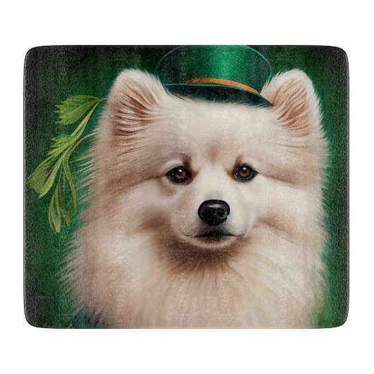 American Eskimo Hund in St. Patrick's Day Dress Schneidebrett (Vorderseite)