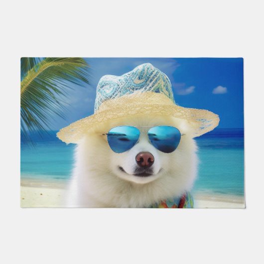 American Eskimo on Beach, Sommergeschenk für Hunde Fußmatte (Vorderseite)