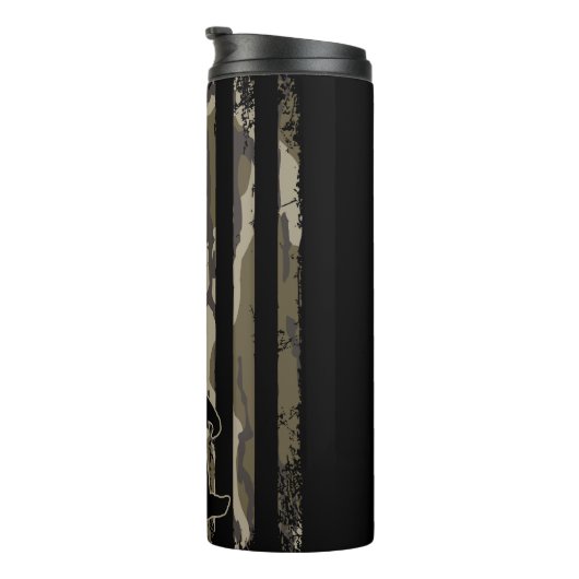 American Flag Bigfoot Bottom Land Camouflage Thermosbecher (Nach rechts gedreht)