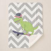 American Flag Dinosaurier Skateboarding Sherpadecke (Vorderseite)