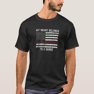 American Flag Heartbeat Mein Herz gehört zu einem T-Shirt