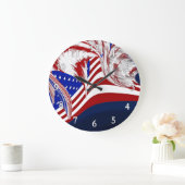 American Flag in Flight Red White Blue Abstract Große Wanduhr (Zuhause)