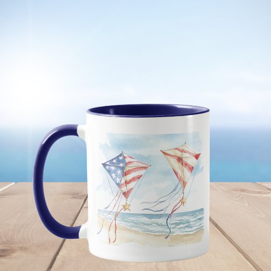 American Flag Kites auf Strand mit Aquarellfarbe Tasse
