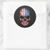 American Flag Skull on Steel Mesh Graphic Runder Aufkleber (Tasche)