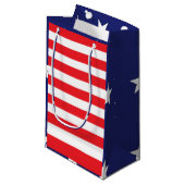 American Flag Theme Geschenktasche Red White und B Kleine Geschenktüte (Vorderseite Schrägansicht)