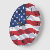 American Flag Wall Clock — Waving Flag Design Große Wanduhr (Winkel)