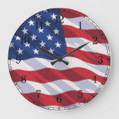 American Flag Wall Clock — Waving Flag Design Große Wanduhr (Vorderseite)