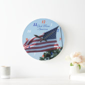 American Flag waving in the breeze- customize Große Wanduhr (Zuhause)