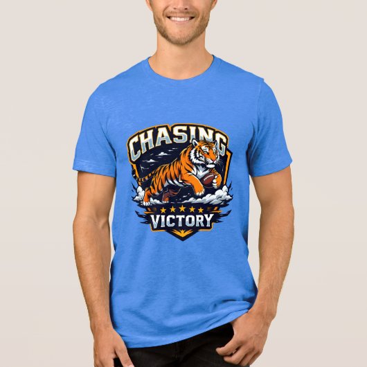 American Football Chasing Sieger Tri-Blend Shirt (Vorderseite)