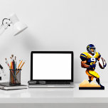 American Football Desk Skulptur Freistehende Fotoskulptur<br><div class="desc">American Football Desk Skulptur. Abmessungen: 10"l x 8"w Die endgültige Größe ist ungefährlich und hängt von der ausgeschnittenen Bildgröße ab. Optisch klare Vorderseite und hoher Glanz schwarzer Rücken.</div>