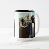 American Gothic lustige Doberman Hund-Tasse Zweifarbige Tasse (VorderseiteRechts)