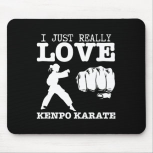 American Kenpo Girl Coach I gerade wirklich Liebe  Mousepad