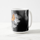 American Lady Butterfly On Blossom Coffee Tasse (VorderseiteRechts)