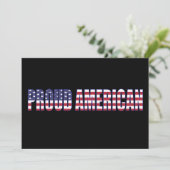 AMERICAN PrOUD modernes Flaggenskript der USA Einladung (Stehend Vorderseite)