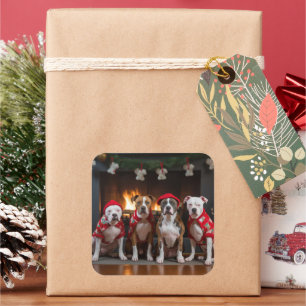 American Staffordshire am Kamin Weihnachten Quadratischer Aufkleber