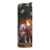 American Staffordshire by Fireplace Christmas Thermosbecher (Nach links gedreht)