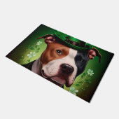 American Staffordshire dog am St. Patrick's Day Fußmatte (Schrägansicht)