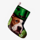 American Staffordshire dog am St. Patrick's Day Kleiner Weihnachtsstrumpf (Vorderansicht (hängend))
