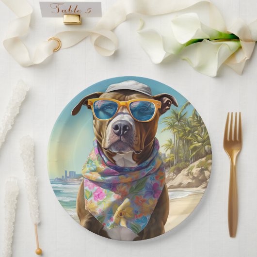 American Staffordshire on Beach, Sommergeschenk Pappteller (Hochzeit)