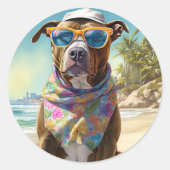 American Staffordshire on Beach, Sommergeschenk Runder Aufkleber (Vorderseite)