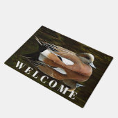 American Wigeon Duck on Pond Willkommen Fußmatte (Schrägansicht)