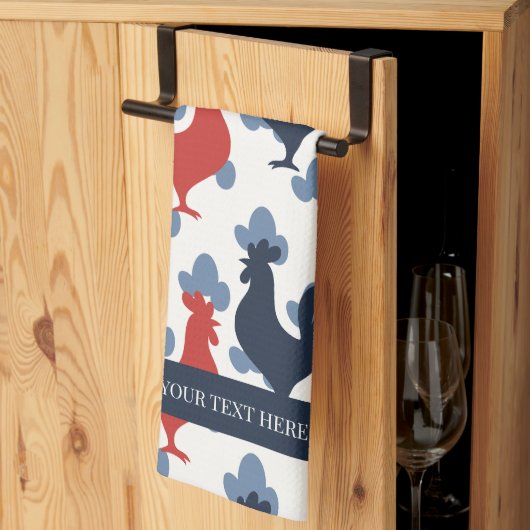 Americana Folk Art Roosters – Rustic Farm Pattern Geschirrtuch (Drittel gefaltet)