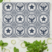 Americana Heritage Eagle Medaillon (Navy Creme) Geschirrtuch (Gefaltet)
