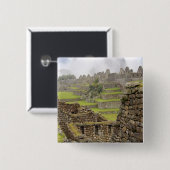 Americas, Peru, Machu PIcchu. Die Antike Button (Vorne & Hinten)