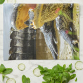 Amerika-Alligatornahaufnahme. Vertraulich Geschirrtuch (Gefaltet)