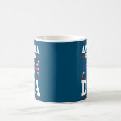 Amerika ist in meiner DNA-amerikanischen Fahne am  Kaffeetasse (Mittel)