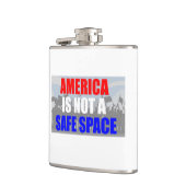 Amerika ist kein sicherer Ort Flachmann (Links)