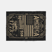 Amerika verschüttet Tee seit 1773 4. Juli Geschenk Fleecedecke (Vorderseite (Horizontal))