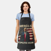 Amerika wird wieder respektiert Trump USA 4. Juli Schürze (Getragen)