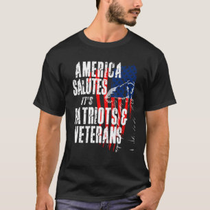 Amerika würdigt seine Patrioten und Veteranen in A T-Shirt