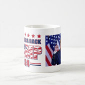 Amerika zurück Trump 2024 Kaffeetasse (Mittel)