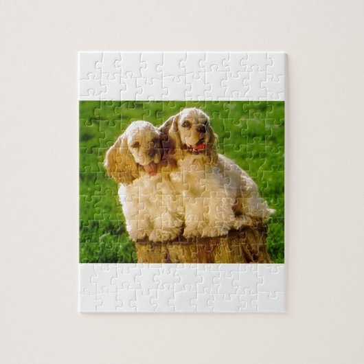 Amerikaner-Cocker spaniel-Welpen auf einem Stumpf Puzzle (Vertikal)