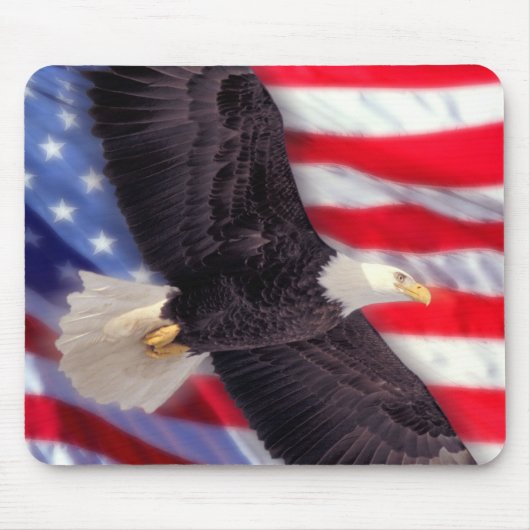 Amerikaner Eagle mit amerikanischer Flagge Mousepad (Vorne)