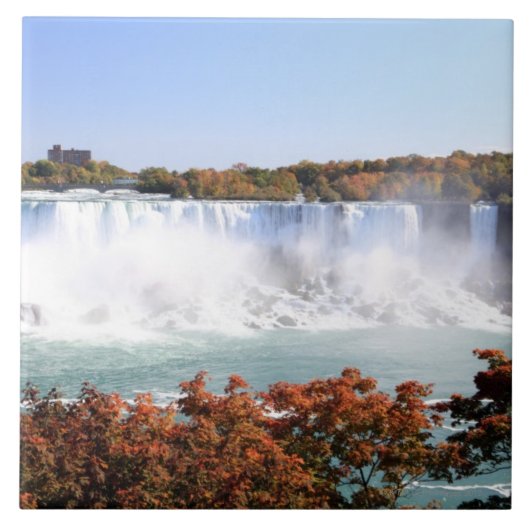 Amerikaner fällt bei Niagara Falls Fliese (Vorderseite)
