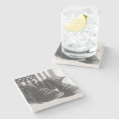 Amerikaner lädt Untersetzer auf (Seitenansicht)