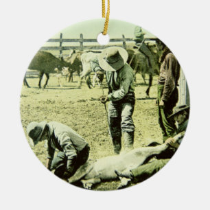 Amerikanische Cowboys, die ein Kalb, c.1900 (Foto, Keramikornament