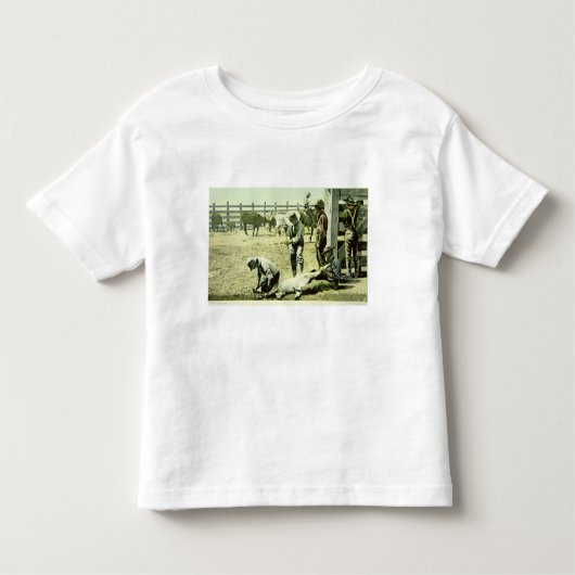 Amerikanische Cowboys, die ein Kalb markieren, c.1 Kleinkind T-shirt (Vorderseite)