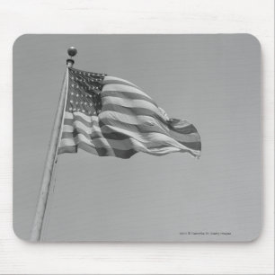 Amerikanische Flagge auf Mast Mousepad