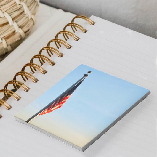 Amerikanische Flagge durch Morgenröte Notizblock